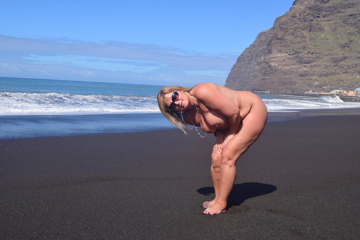 Nackt am FKK-Strand von La Palma